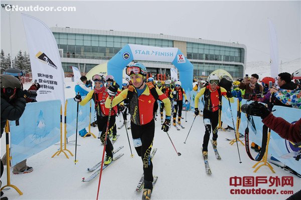 全球影响力最大滑雪登山赛事在新疆阿勒泰举行