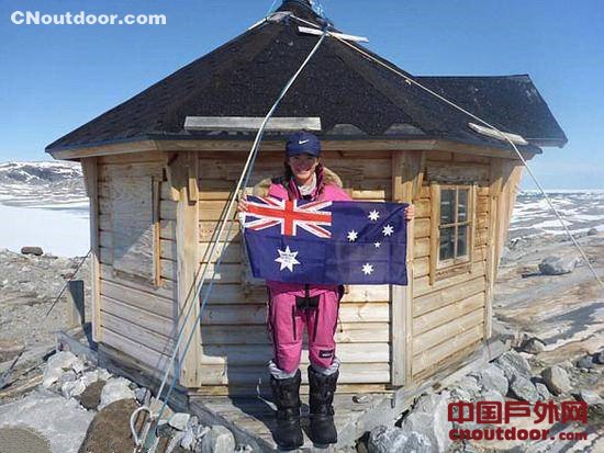 澳16岁女孩成功滑雪至南极完美回击质疑者