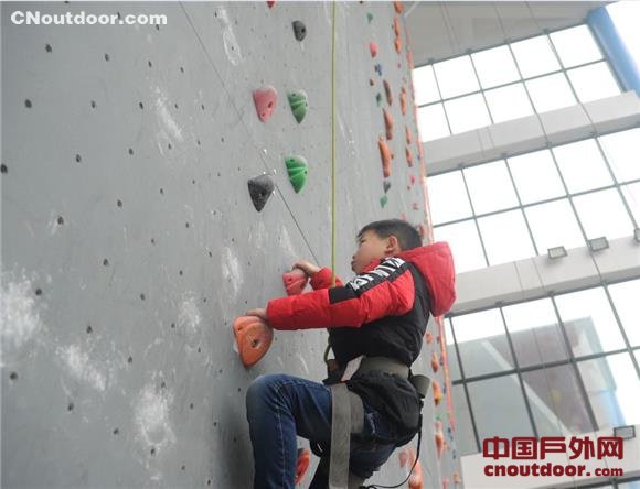 重庆九龙坡区首届攀岩冬令营开营