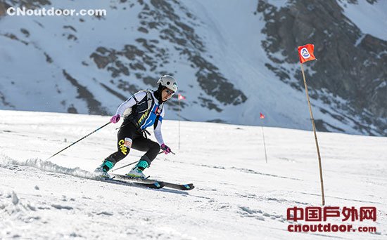 青海岗什卡首届高海拔世界滑雪登山大师赛举行