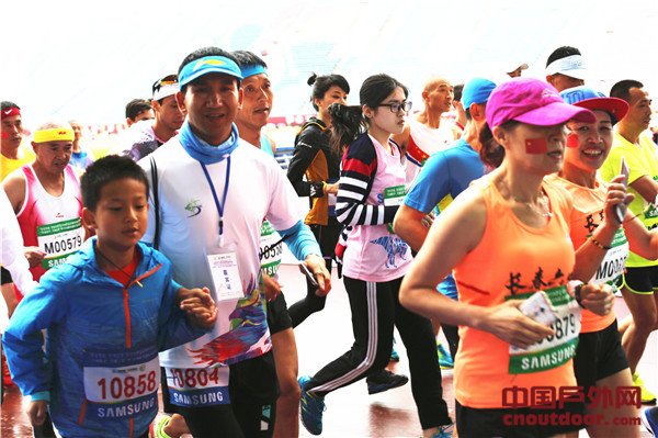 2018延吉国际马拉松赛在吉林延吉开跑