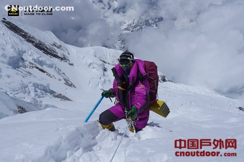 罗静：国内首位登顶14座8000+米山峰女性登山者