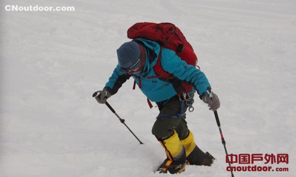西藏登山大会洛堆峰高海拔登山探险组54人成功登顶