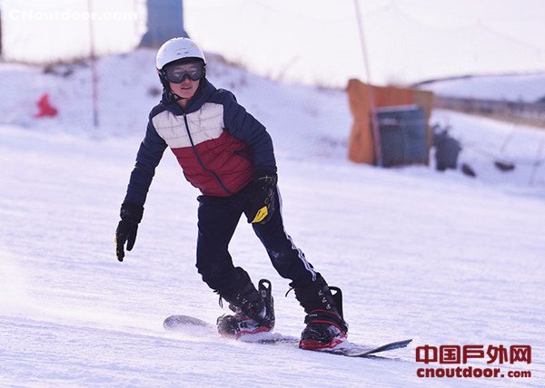 乌鲁木齐首滑仪式暨大南山·大巴扎旅游联动推介会举行