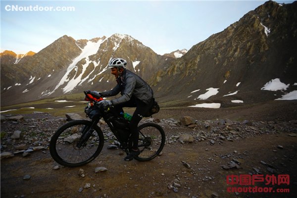 14天爬升26000米 这可能是最难的自行车赛