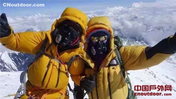 中国女性创造世界极速攀登珠峰记录！