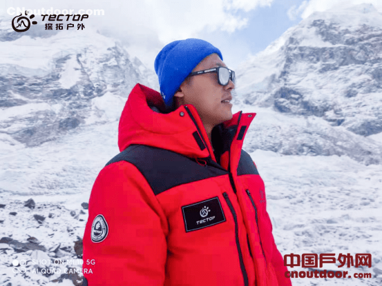 探拓户外携手珠峰攀登团队挑战8844.43米世界脊梁 成功登顶