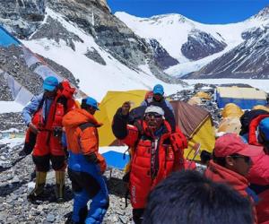 尼泊尔开始发放春季攀登珠峰许可证