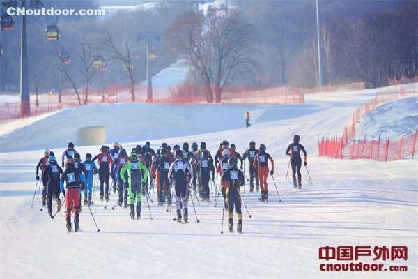 2024亚雪赛 中国选手包揽垂直竞速赛、短距离赛男女冠军