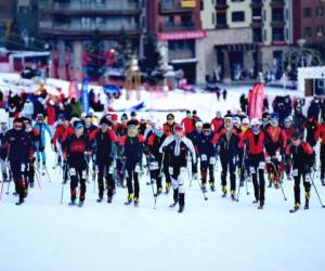 2025年全国滑雪登山锦标赛在松花湖开幕